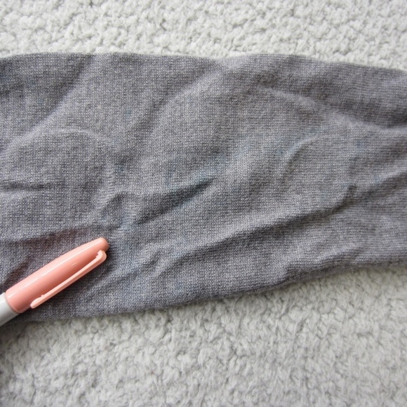 Calvin Klein Sweater Men's M‎ 100% Merino Wool V-Neck Ultra Soft,with **FLAW** - Picture 14 of 15